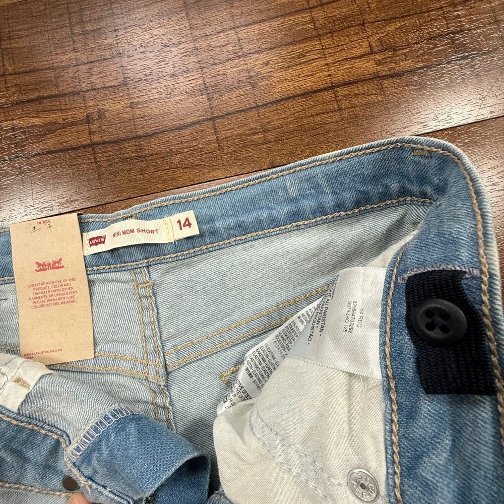 NWT Levis Mini Mom Short Girls 14 Light Blue High Rise Adjustable Waist Denim